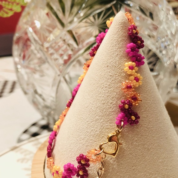 Fall Daisy Mum Bracelet Pink Maroon Flowers Gold Heart fashion minimalist NEW - Picture 6 of 6